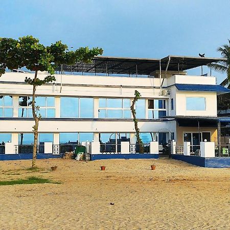 阿勒皮假日海滩度假村 Alappuzha 外观 照片