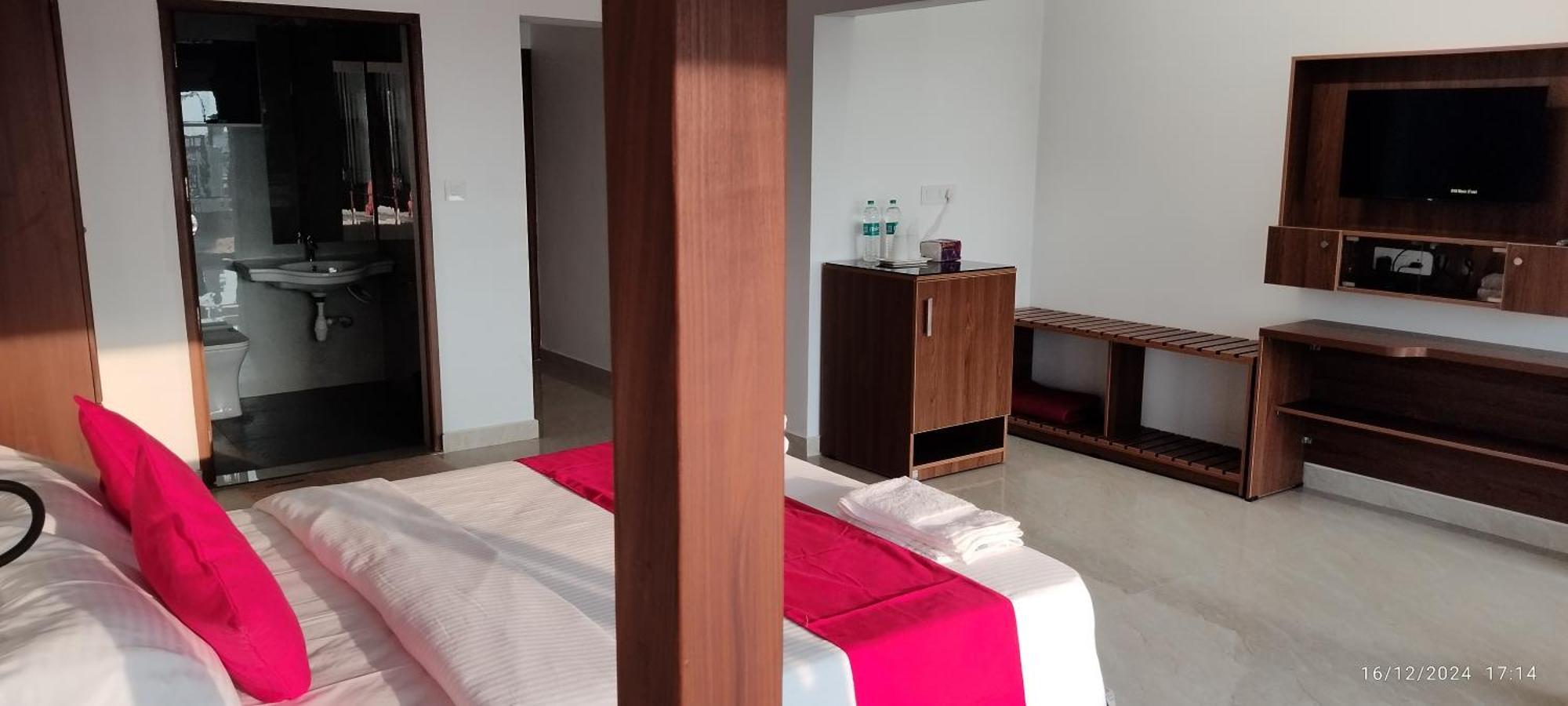 阿勒皮假日海滩度假村 Alappuzha 客房 照片