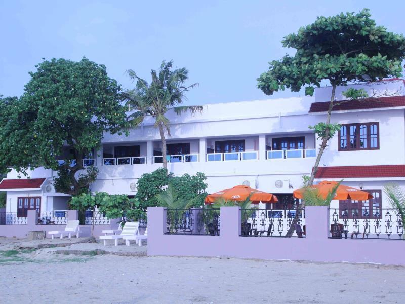 阿勒皮假日海滩度假村 Alappuzha 外观 照片